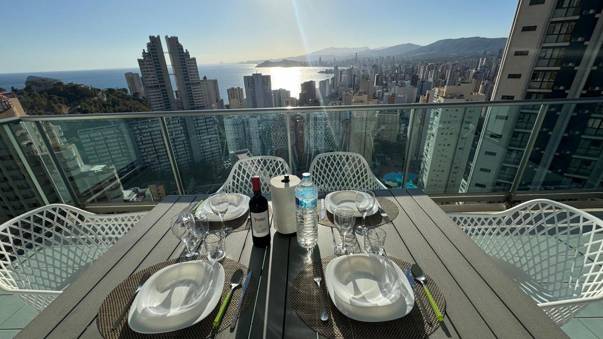 Highrise Apartment With Stunning Views From Private Balcony 85 Μπένιντορμ Εξωτερικό φωτογραφία